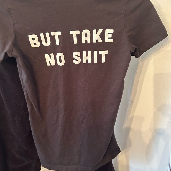 The bee and the fox do no harm T-shirt - Picture 3 of 3